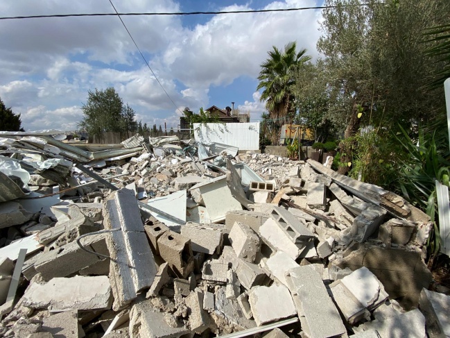 بلدية الاحتلال تهدم منزلا في بيت حنينا