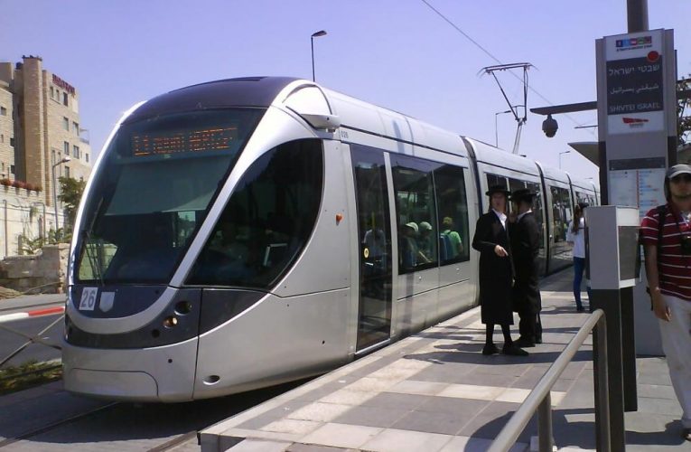 بدء العمل بالمرحلة الثانية لمشروع القطار التهويدي في القدس المحتلة
